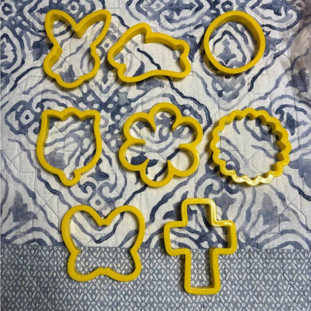 Wilton Colorful Cookie Cutters Set - Picture 7 of 10